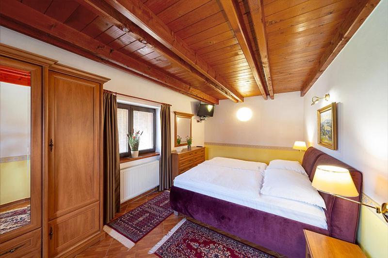 Hotel El Greco Roznov pod Radhostem Exterior foto